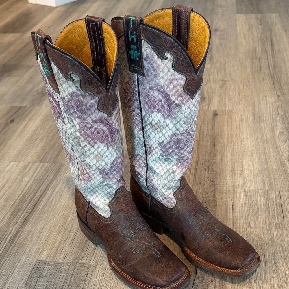 Women's Tin Haul Square Toe Boots - Picture 3 of 6